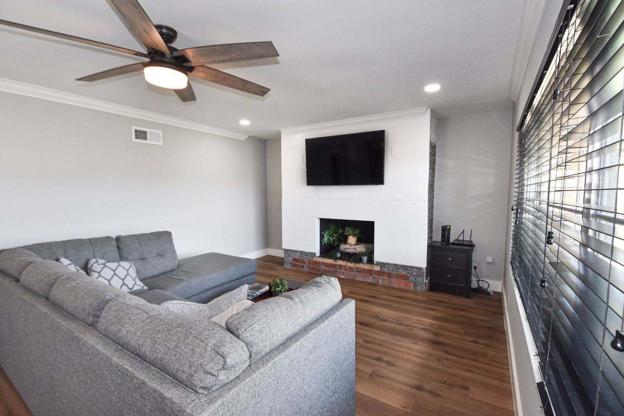 1472 14th St - Photo 3 of 19