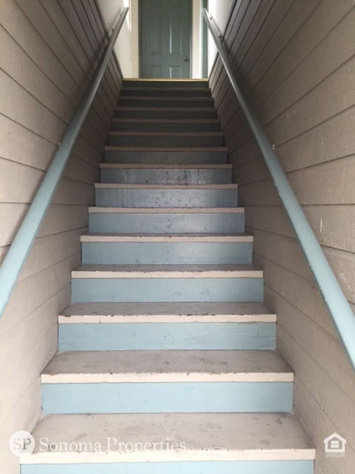 401 - 405 7th Street West - Photo 3 of 8