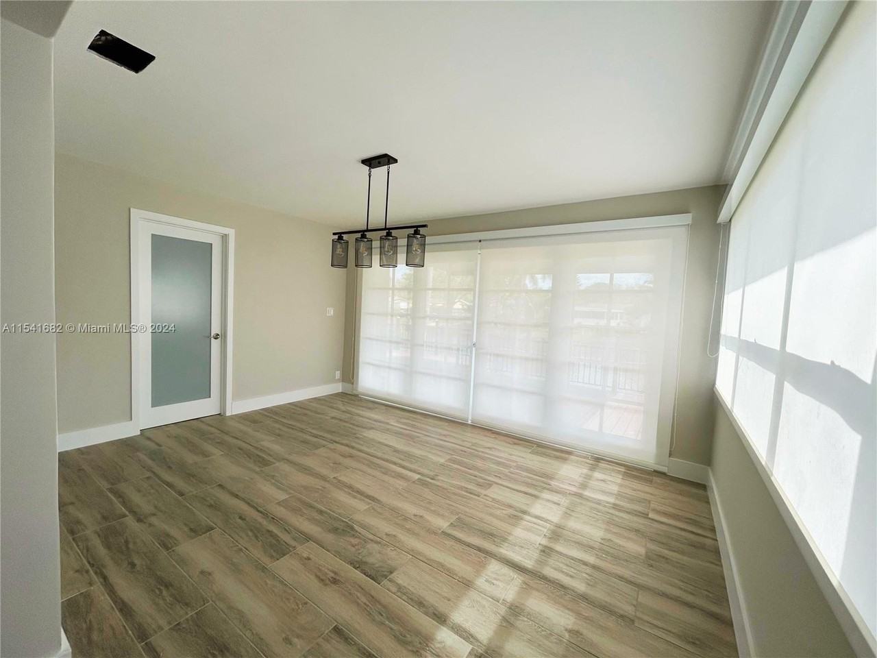 5032 Sw 94th Ave - Photo 3 of 7