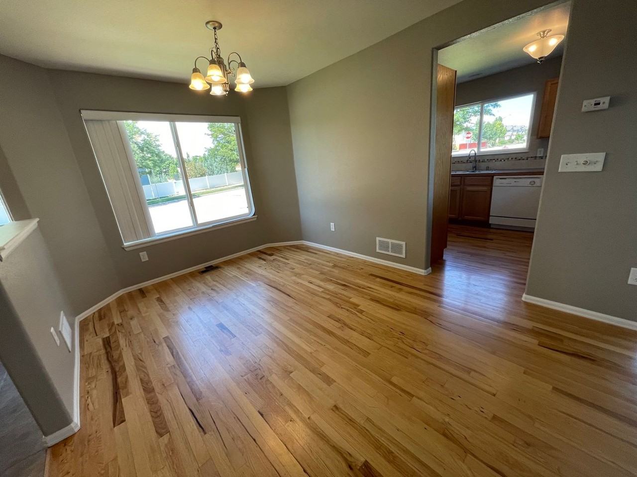 2402 Ballard Ln - Photo 5 of 17