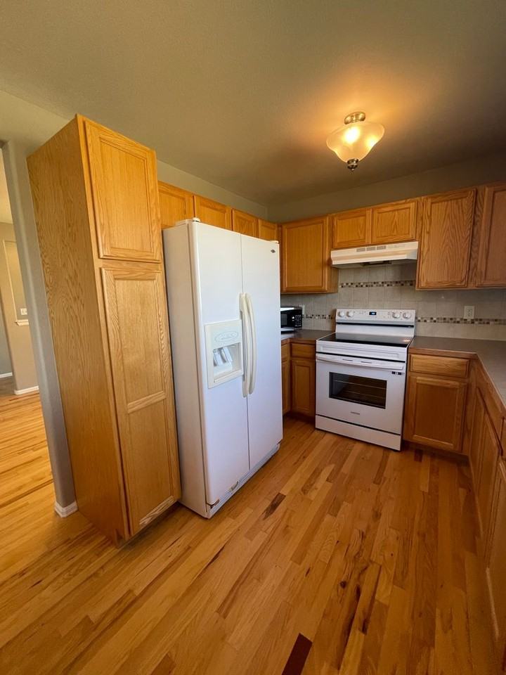 2402 Ballard Ln - Photo 7 of 17