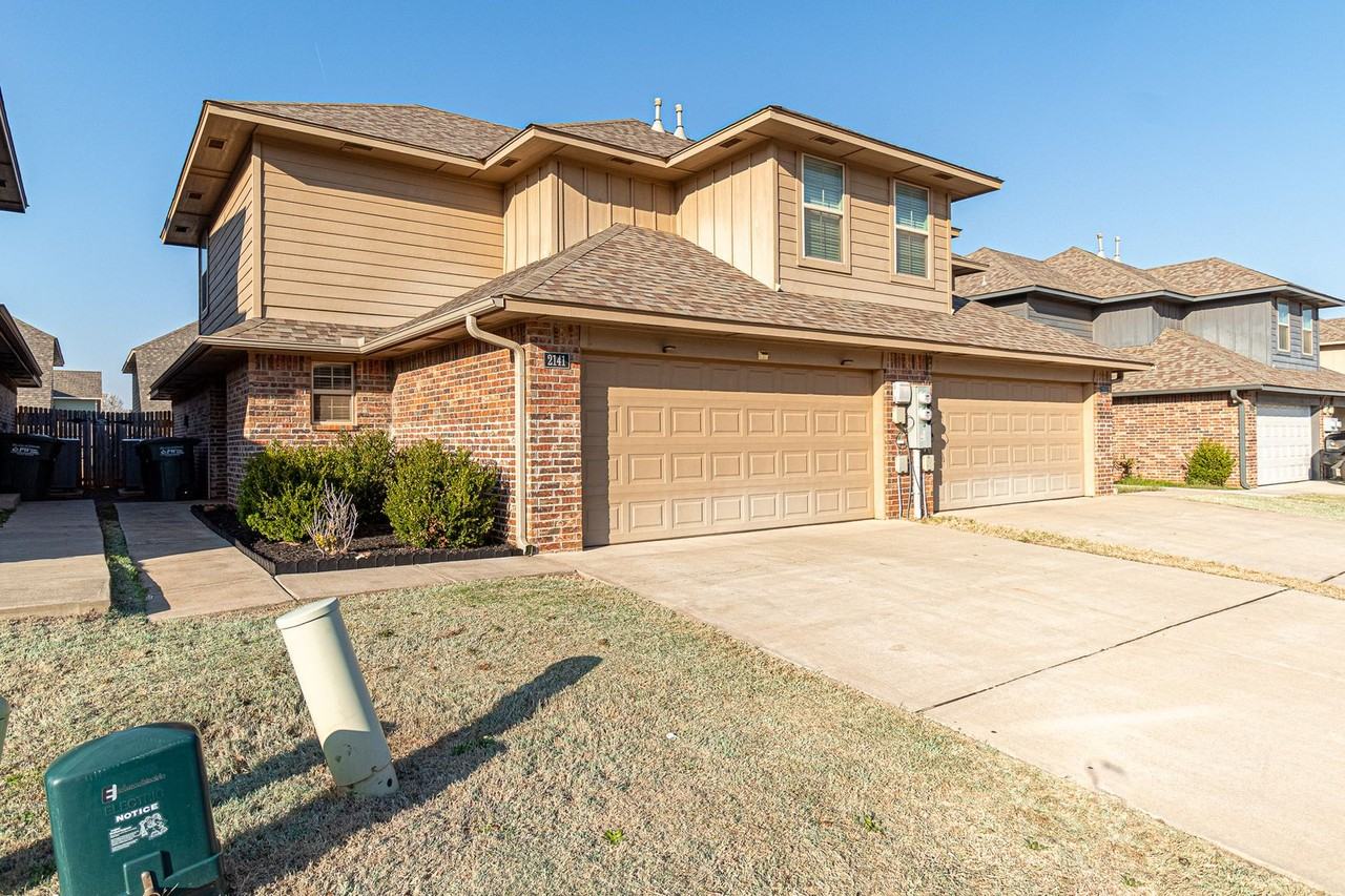 2141 Buena Vida Ln - Photo 2 of 50