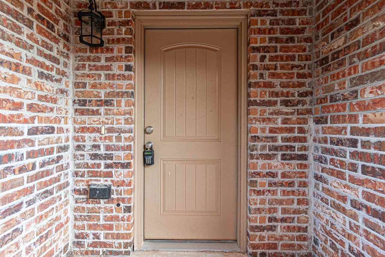 2141 Buena Vida Ln - Photo 4 of 50