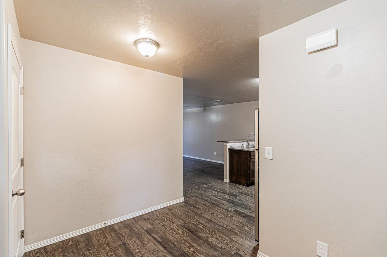 2141 Buena Vida Ln - Photo 5 of 50