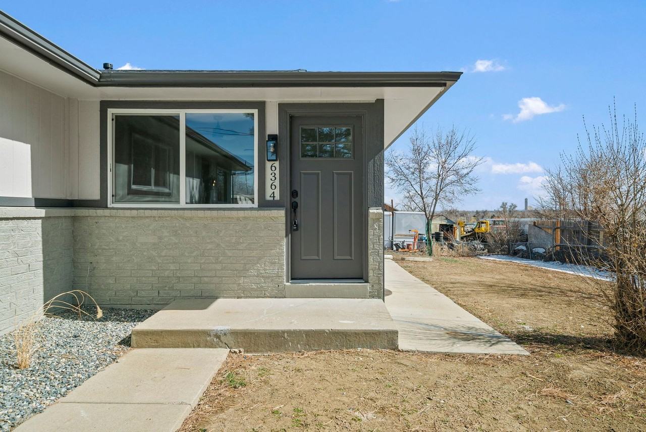 6364 Julian St - Photo 2 of 21