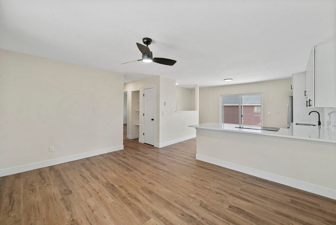 6364 Julian St - Photo 3 of 21