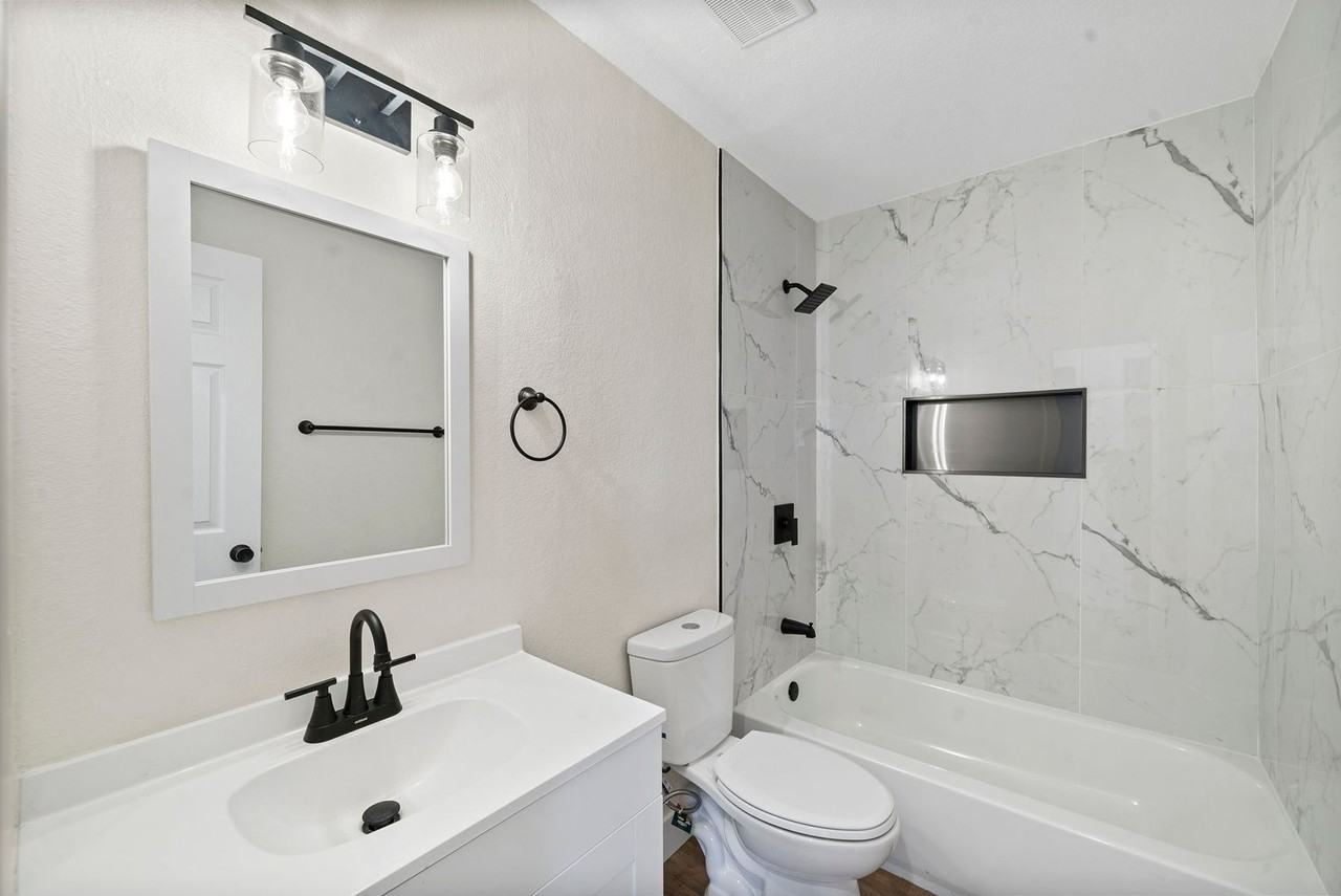 6364 Julian St - Photo 6 of 20