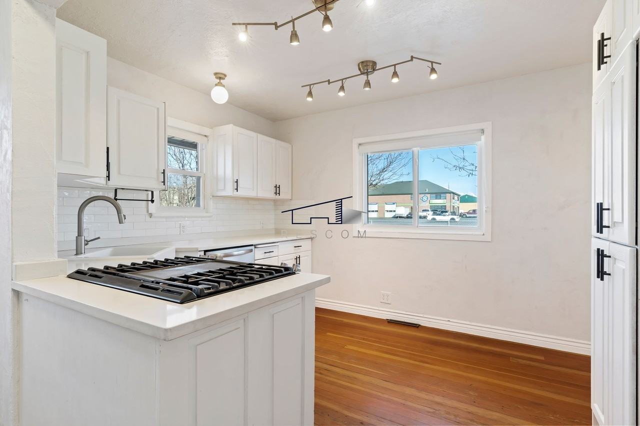 72701 72701 - 1132 W 1800 N - Photo 4 of 35