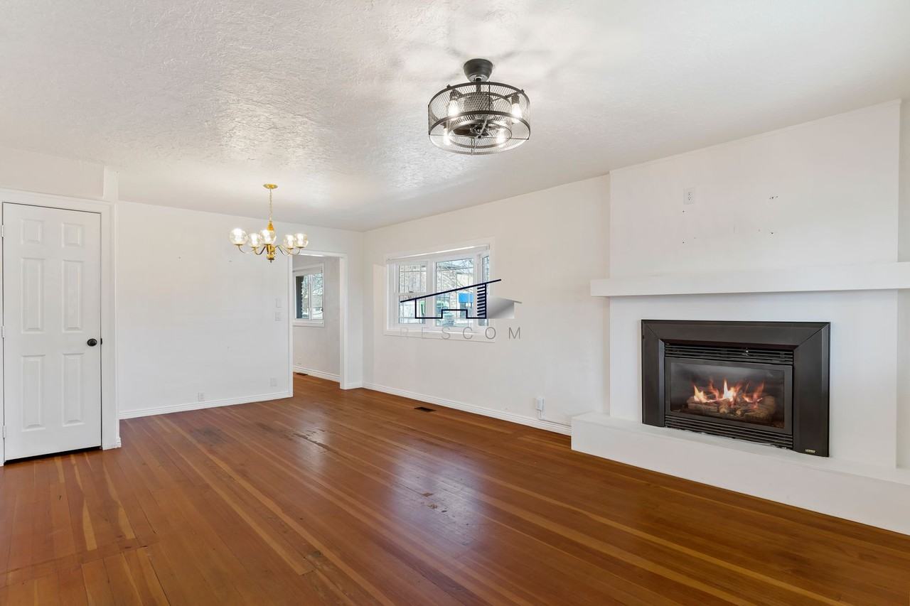 72701 72701 - 1132 W 1800 N - Photo 5 of 35