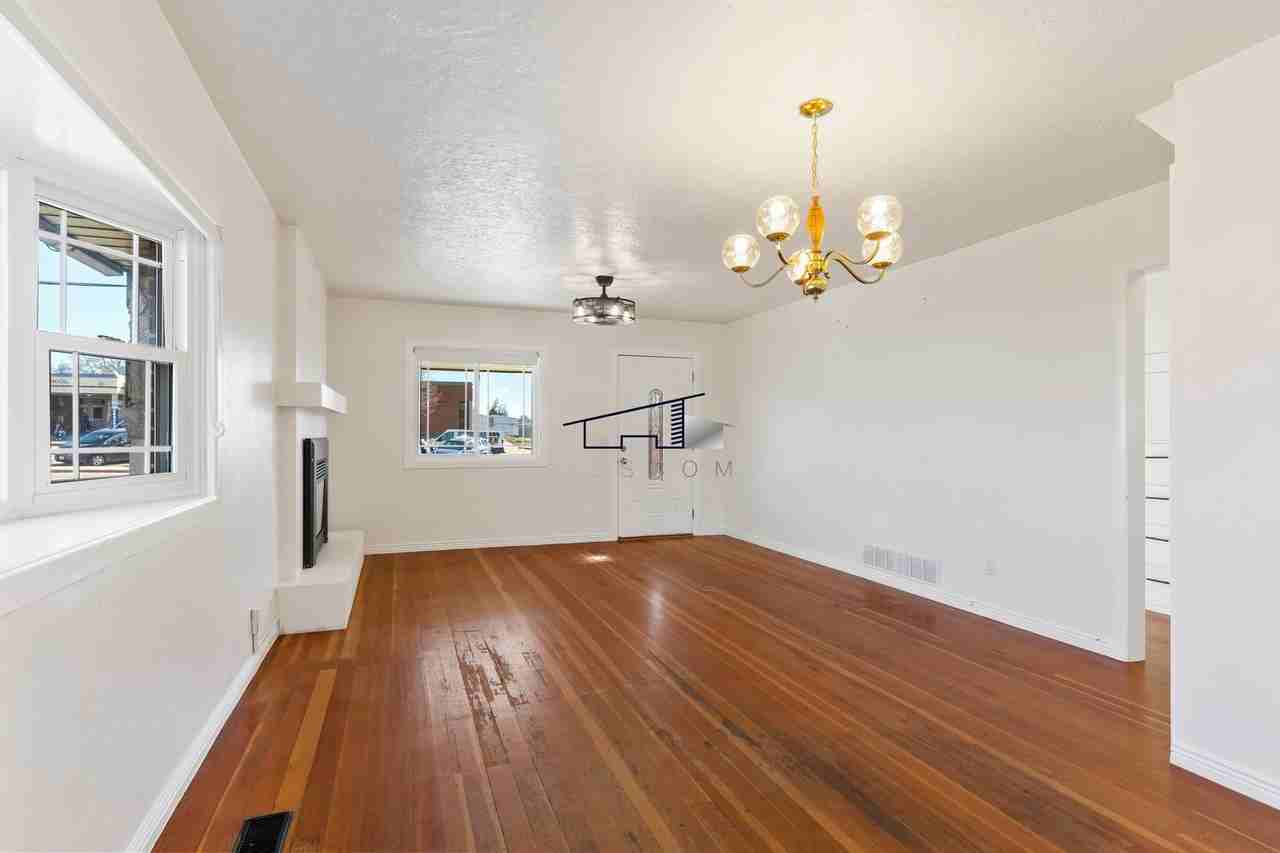 72701 72701 - 1132 W 1800 N - Photo 7 of 35