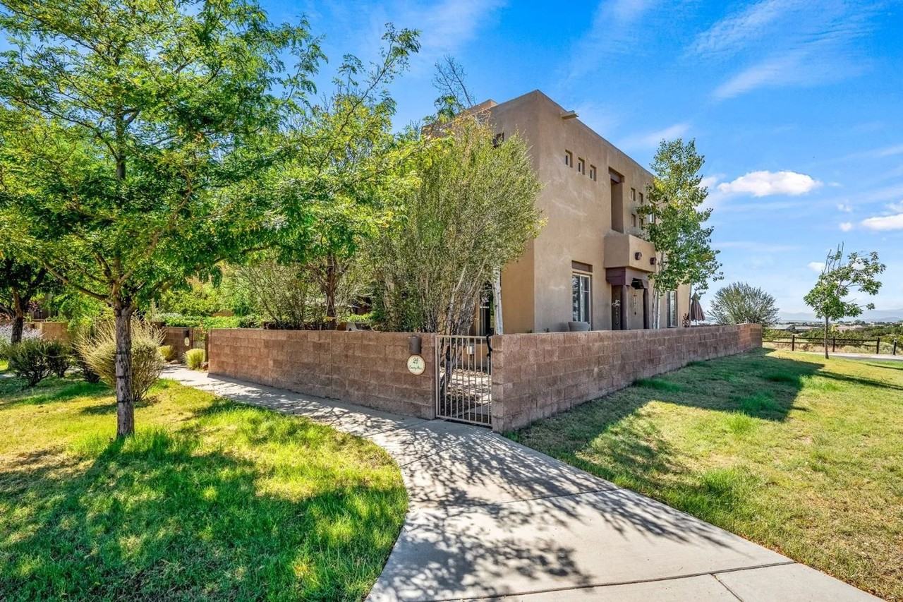 24 Emory Pass - Photo 3 of 23