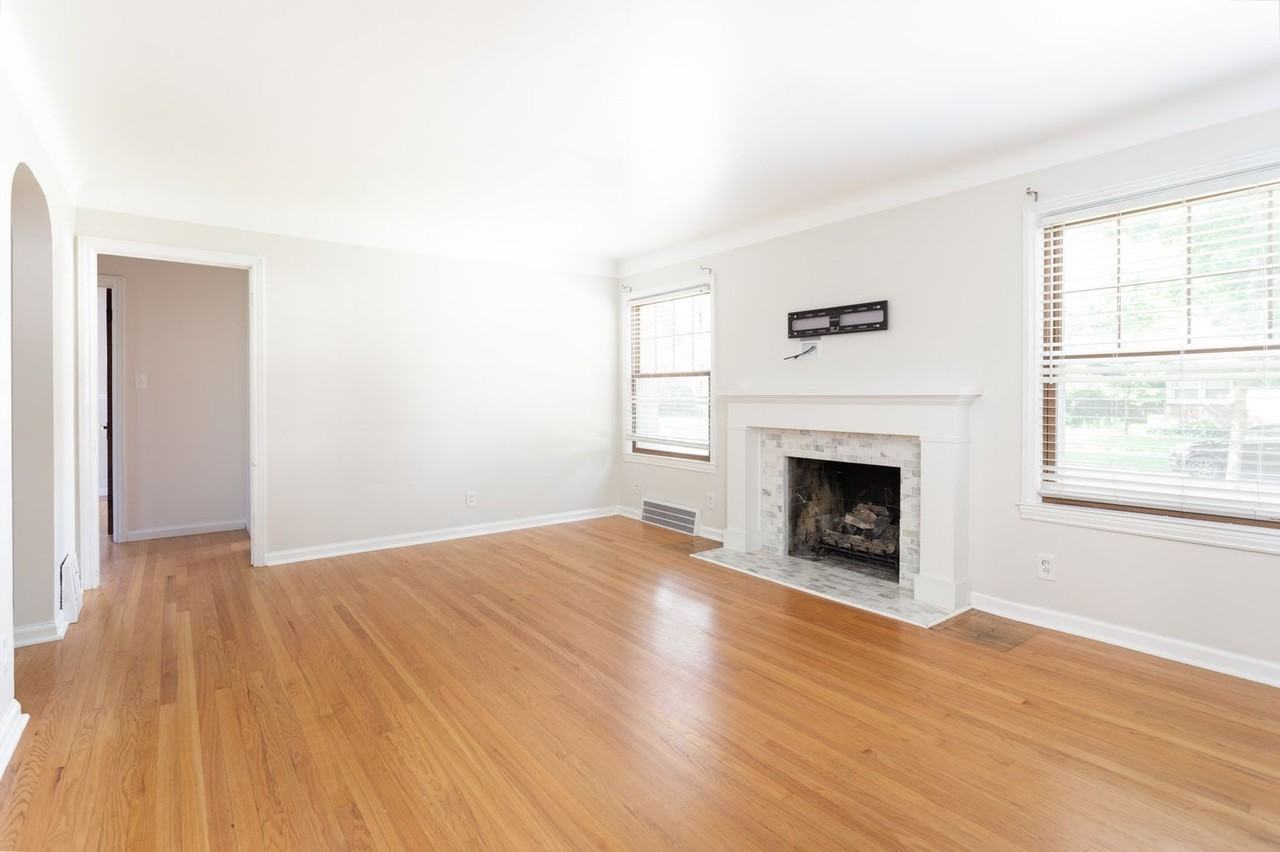 880 Notre Dame St - Photo 2 of 24