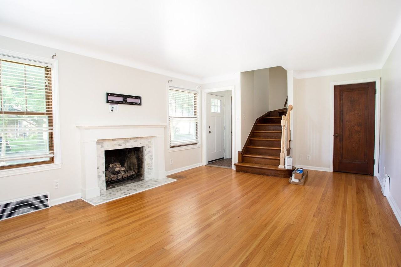 880 Notre Dame St - Photo 3 of 24