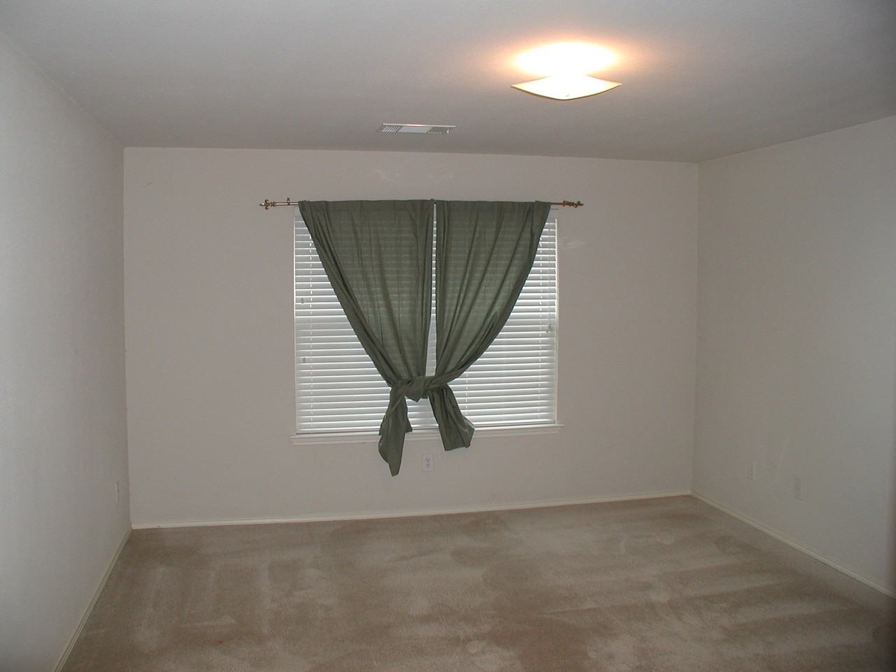 5128 Senator Dr - Photo 5 of 15