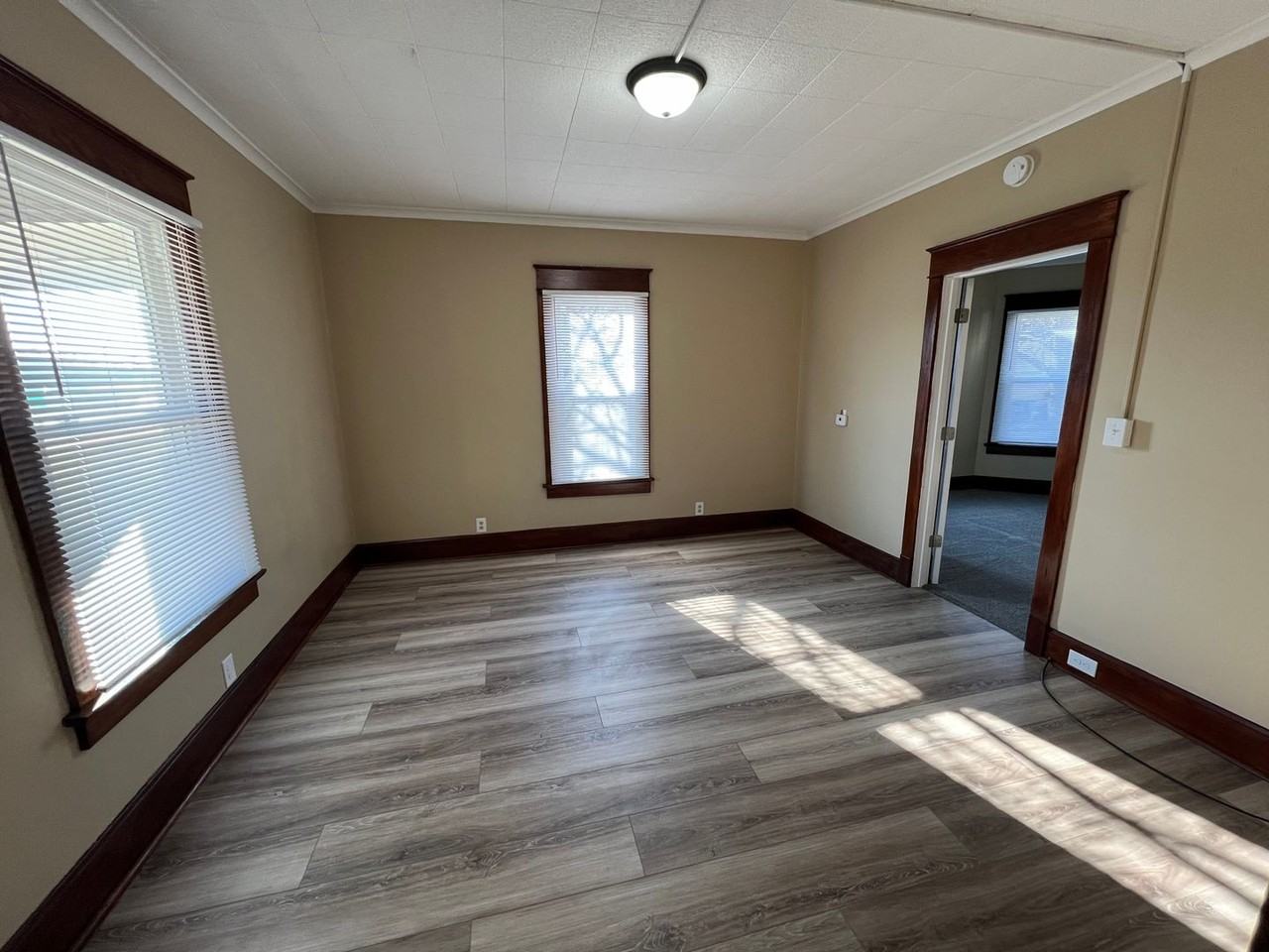 2317 19th St - Photo 4 of 22