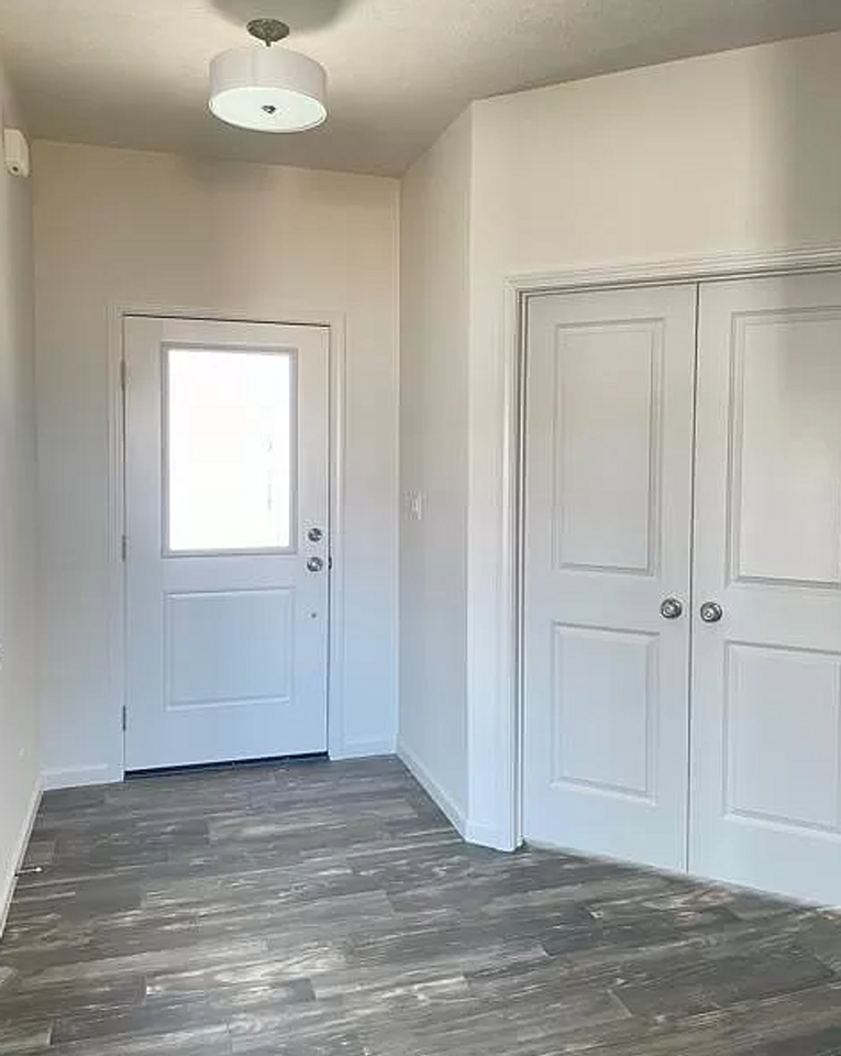 4724 Langhorn Trl - Photo 2 of 24