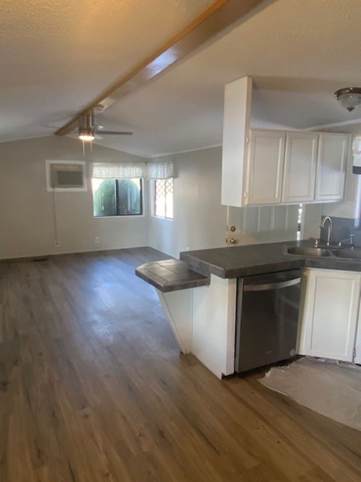 130 Prairie Ln - Photo 3 of 13