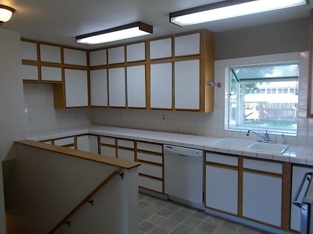 2414 Meadowood St - Photo 2 of 11