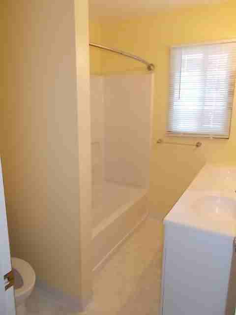2414 Meadowood St - Photo 5 of 11