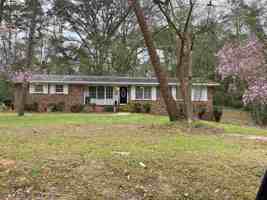 featured image of 3155 Lakeshore Dr