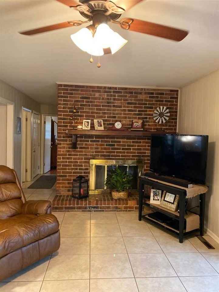 3155 Lakeshore Dr - Photo 7 of 18