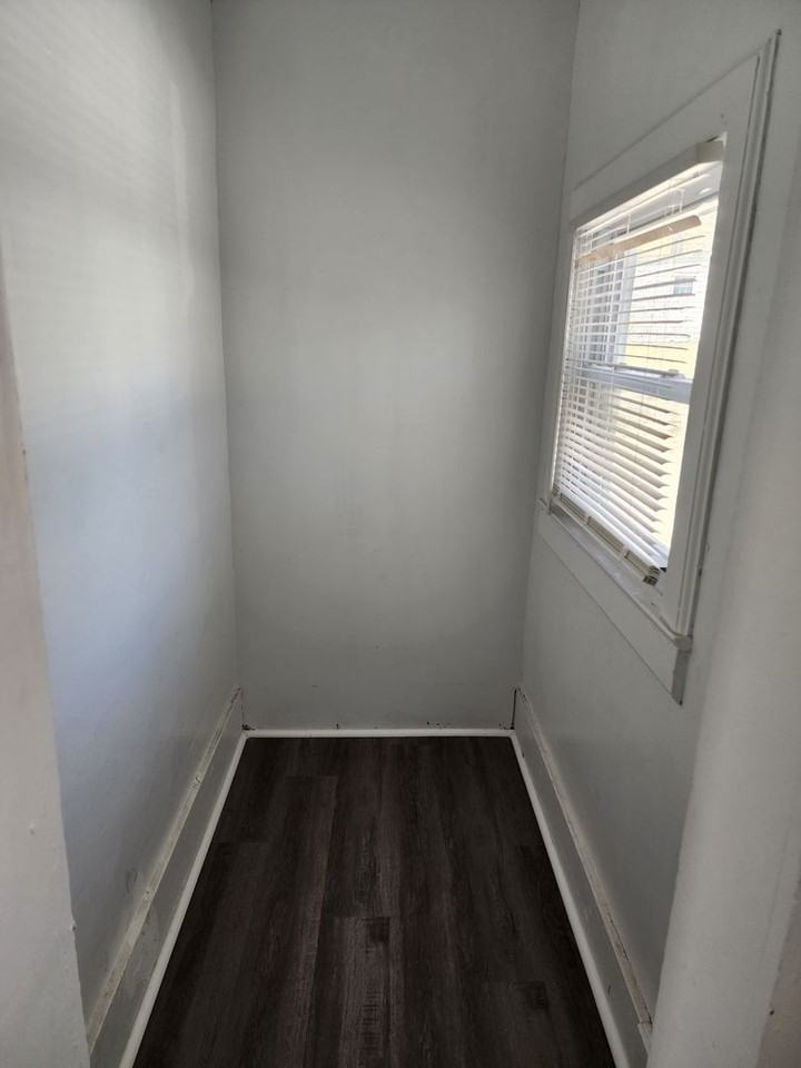 900 Erie Ave - Photo 7 of 14