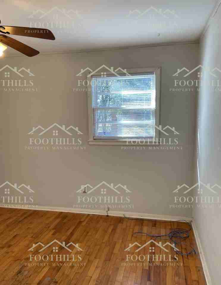 126 Pickens Cir - Photo 2 of 11