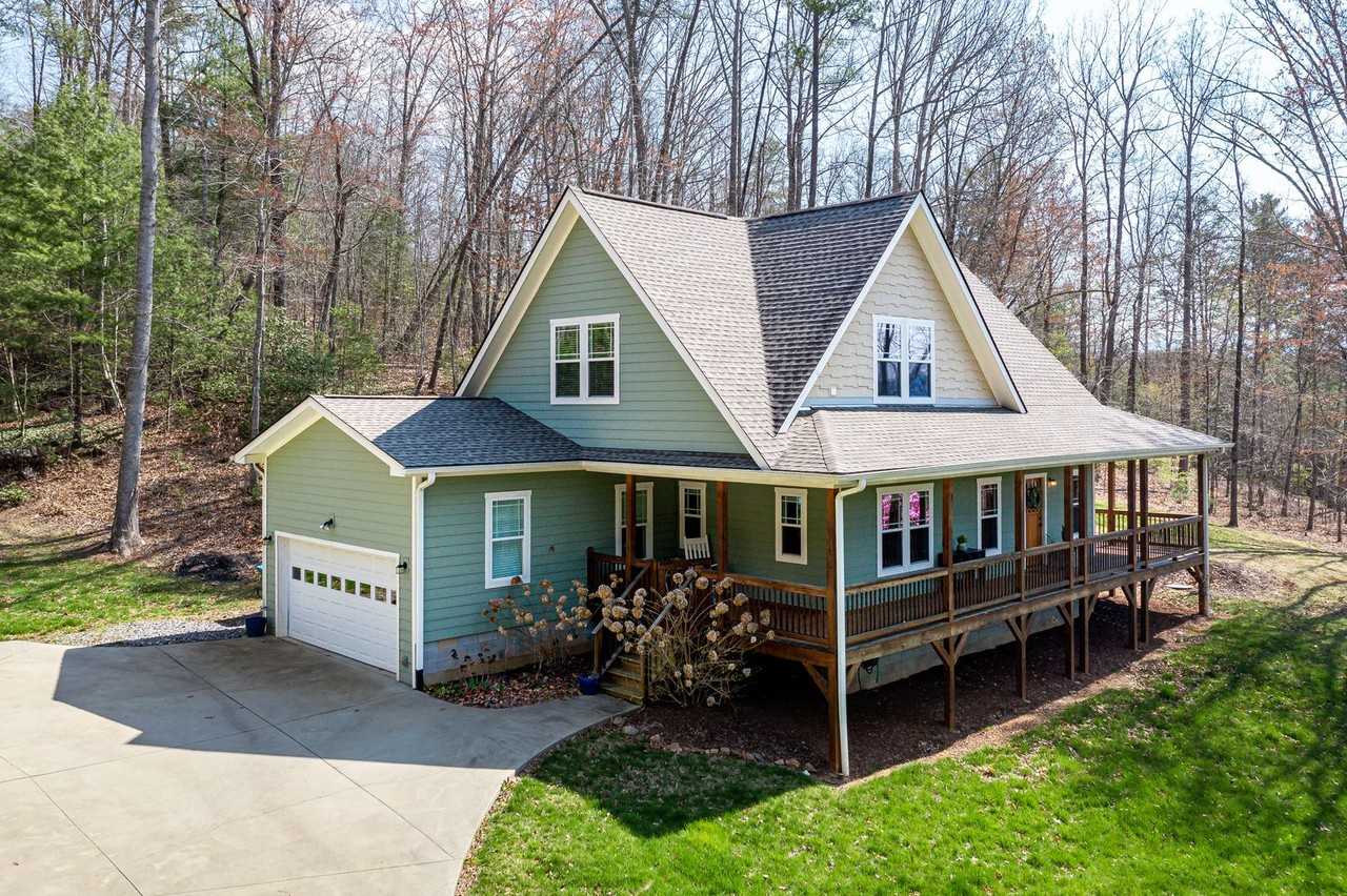 149 Kirkwood Dr - Photo 2 of 40