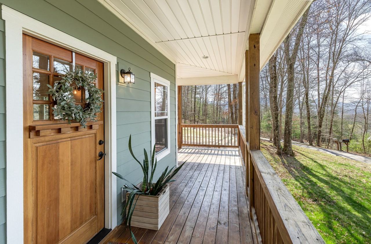 149 Kirkwood Dr - Photo 3 of 40