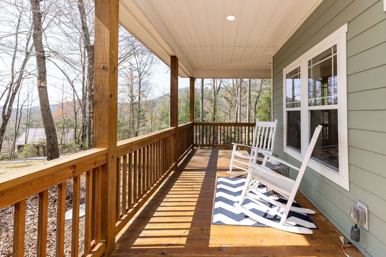 149 Kirkwood Dr - Photo 4 of 40