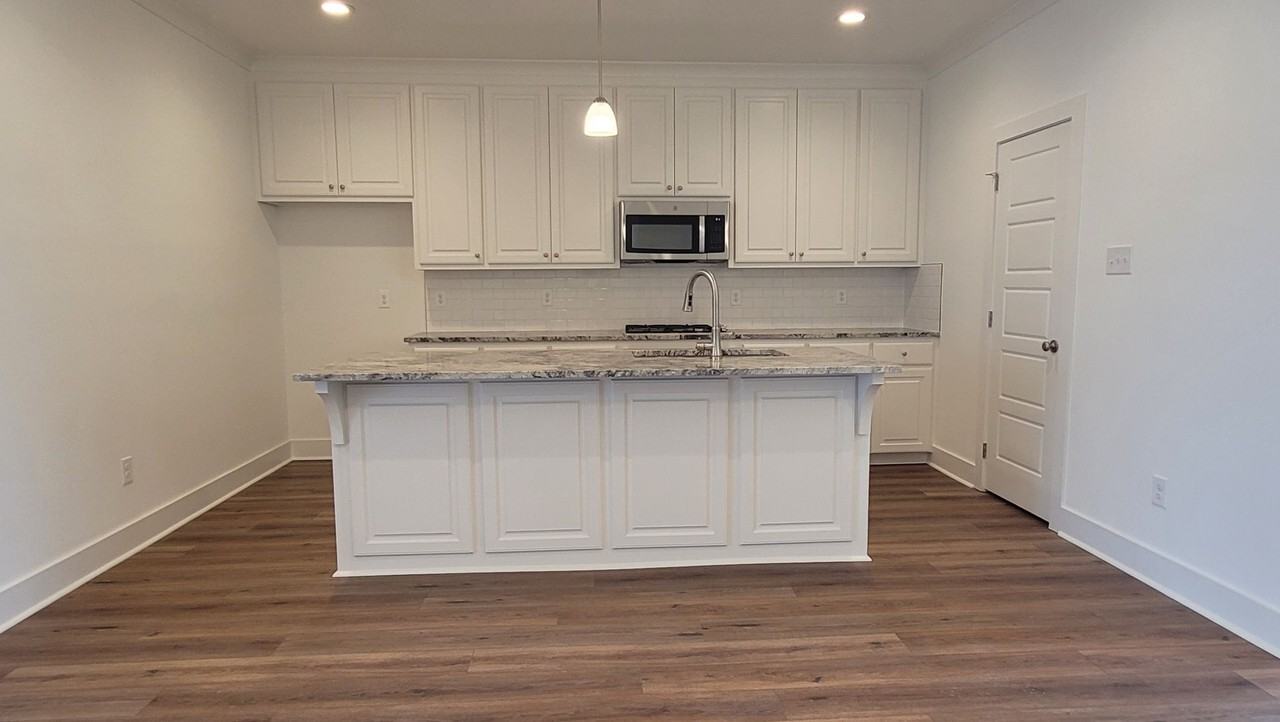 1575 Frankel Ave - Photo 3 of 9