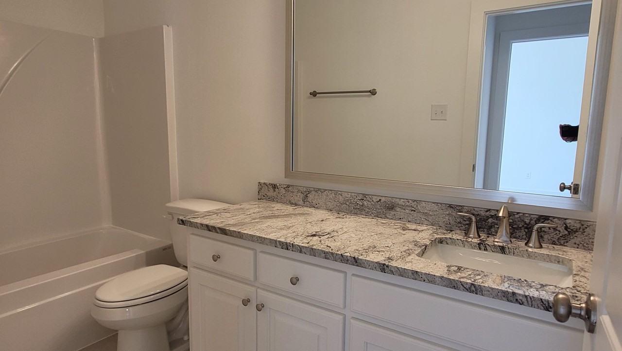 1575 Frankel Ave - Photo 4 of 9