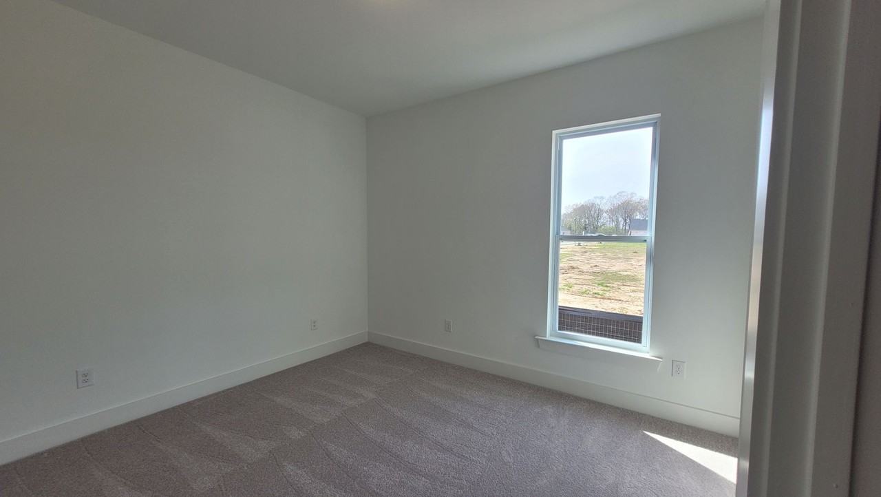 1575 Frankel Ave - Photo 5 of 9