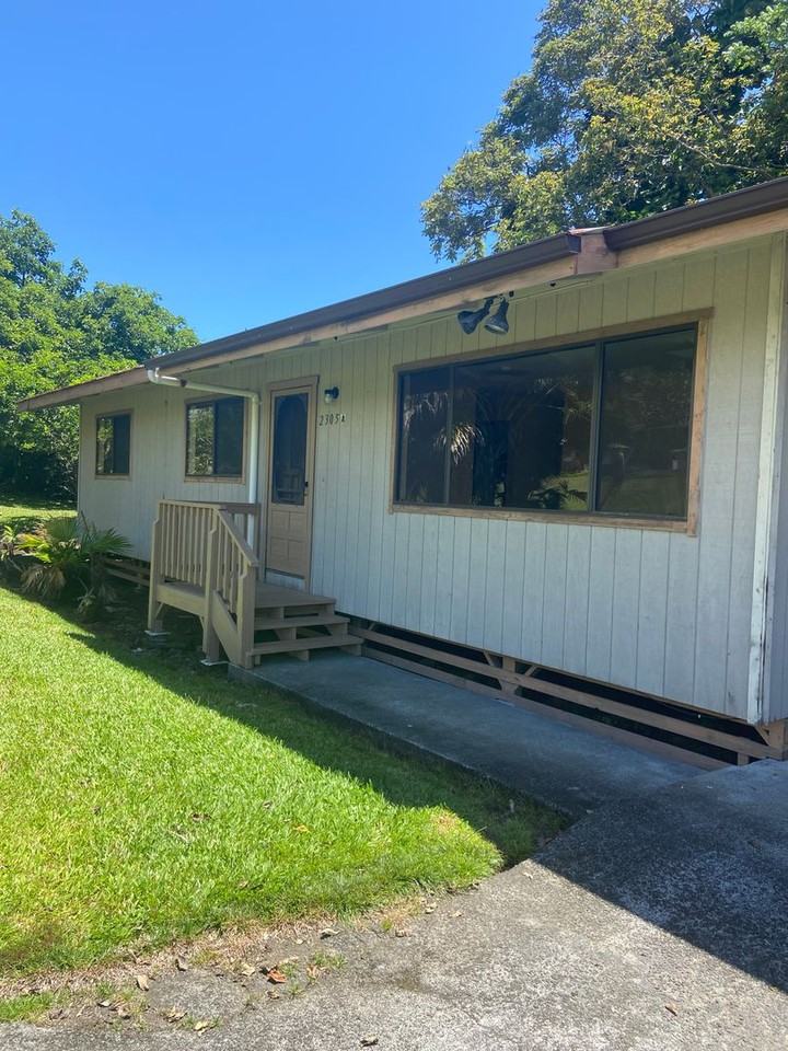 2305A Kinoole St - Photo 2 of 6