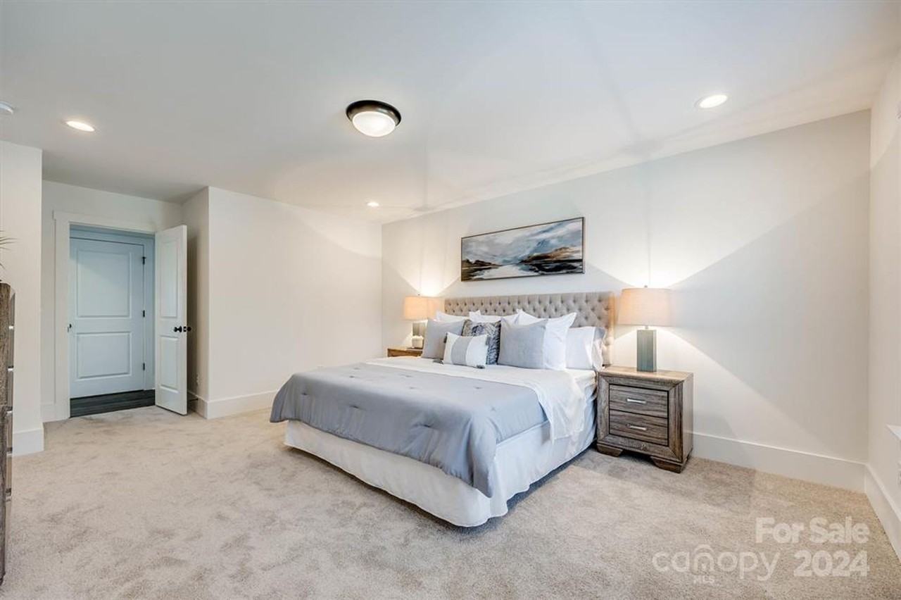 1241 Eastway Dr - Photo 3 of 35