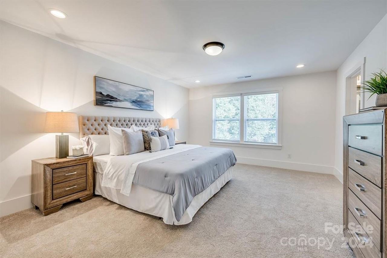 1241 Eastway Dr - Photo 4 of 35