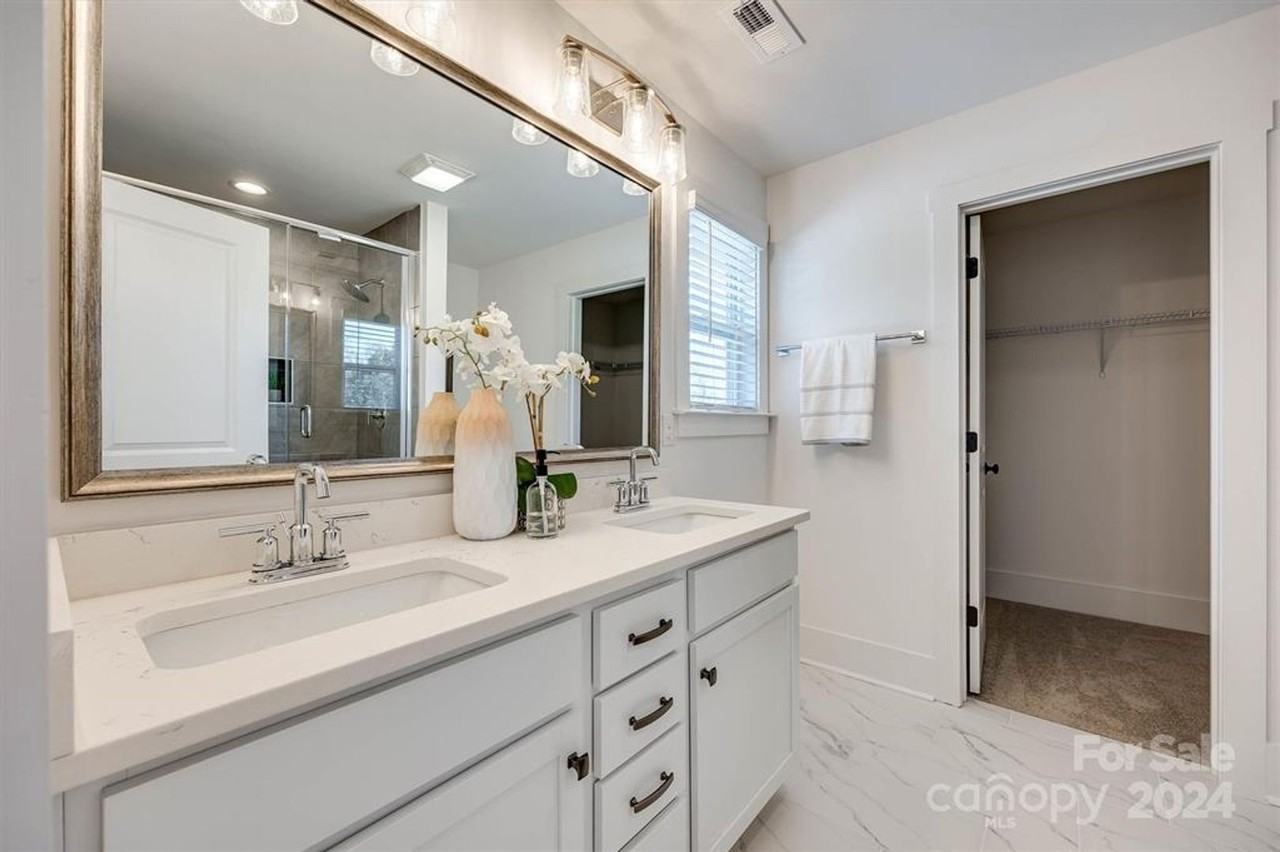 1241 Eastway Dr - Photo 5 of 35