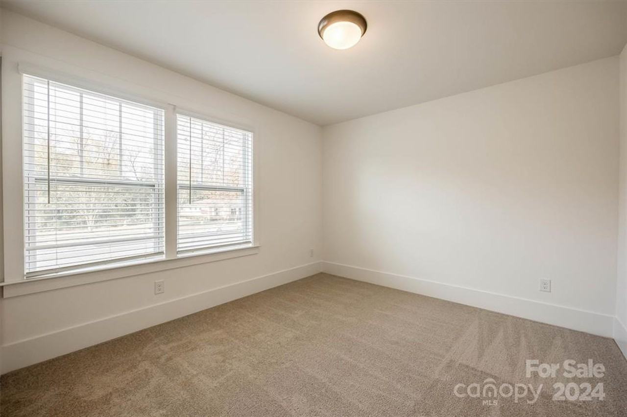 1241 Eastway Dr - Photo 6 of 35