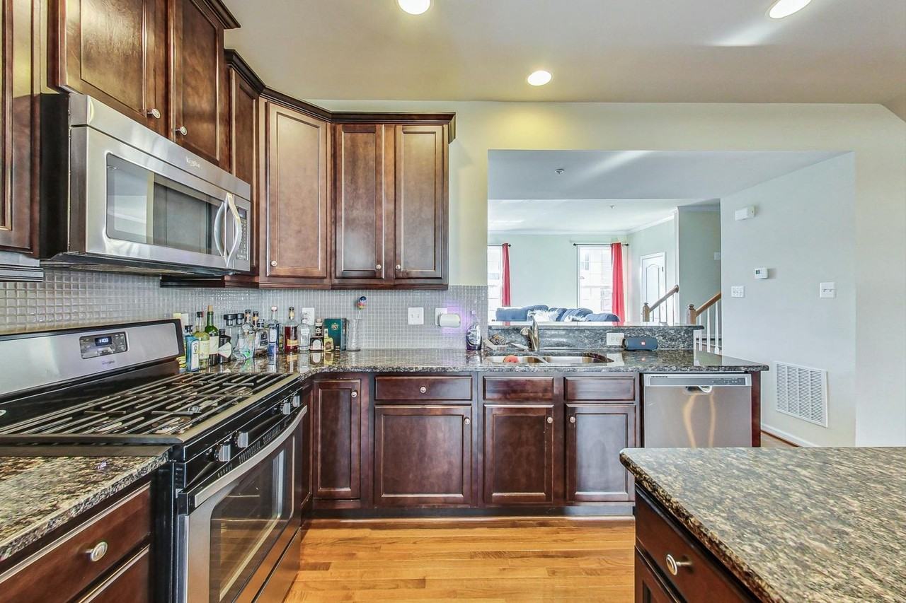 2814 Shearwater Ln - Photo 2 of 34