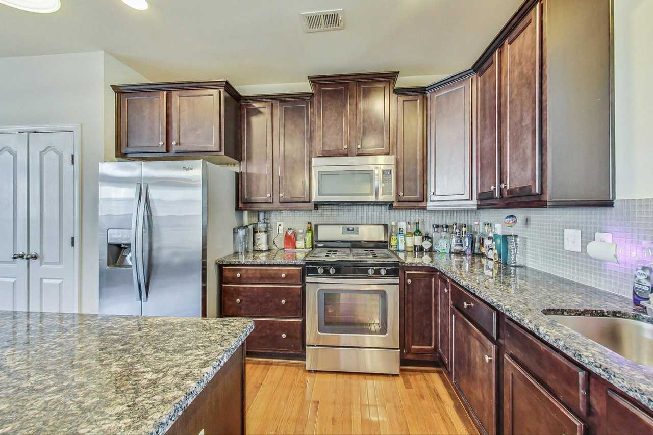 2814 Shearwater Ln - Photo 3 of 34