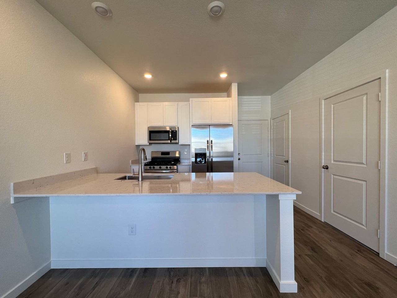 1512 Sun Way - Photo 5 of 21