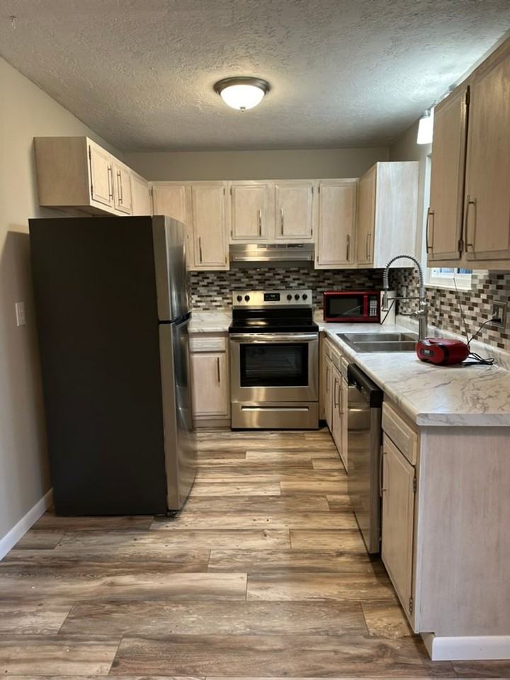 96 Forest Dr - Photo 4 of 10