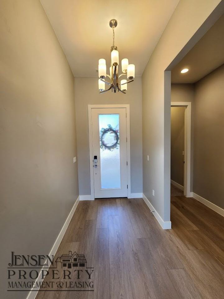 1333 W Broad Point Dr - Photo 4 of 43