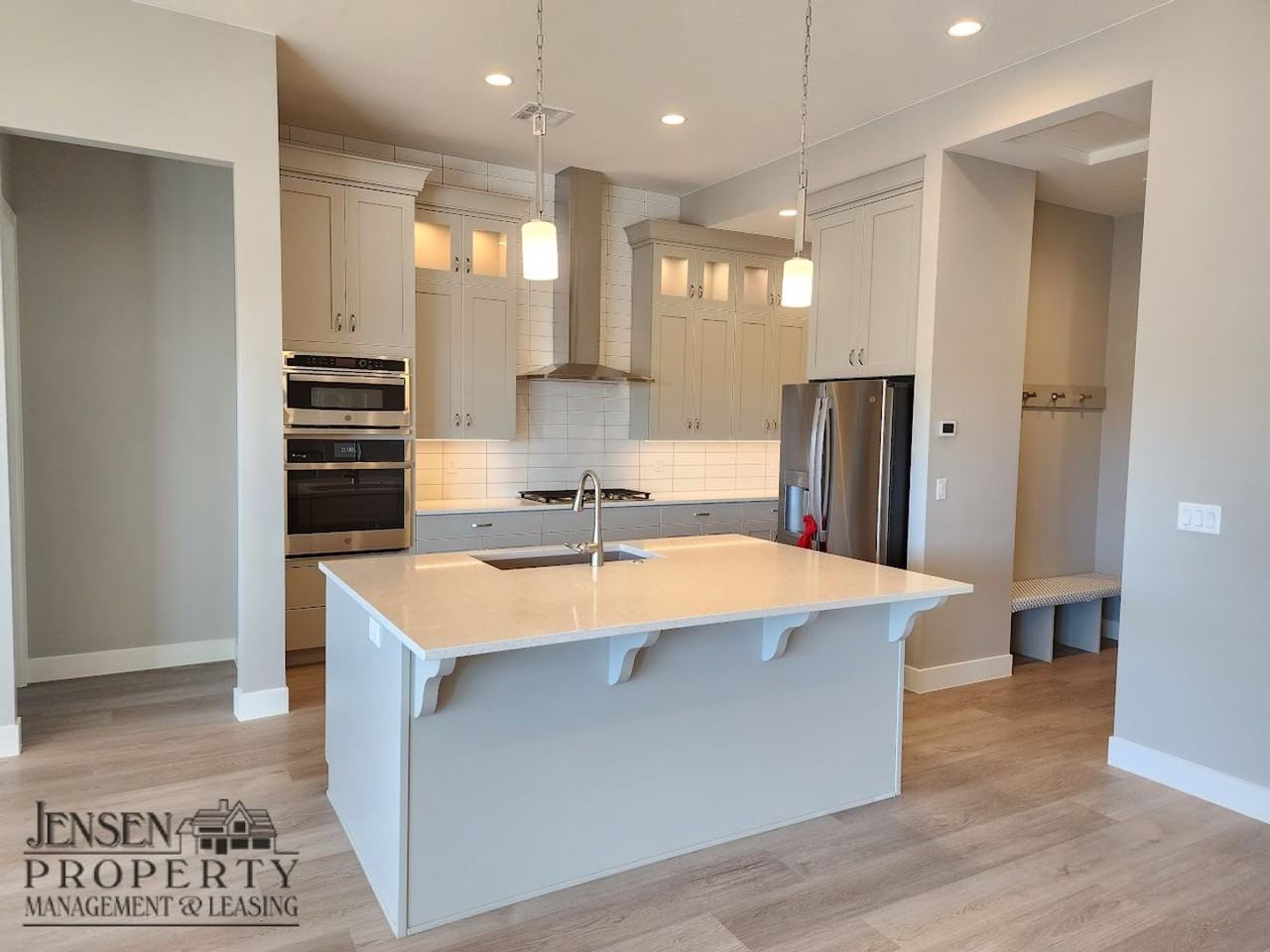 1333 W Broad Point Dr - Photo 7 of 43