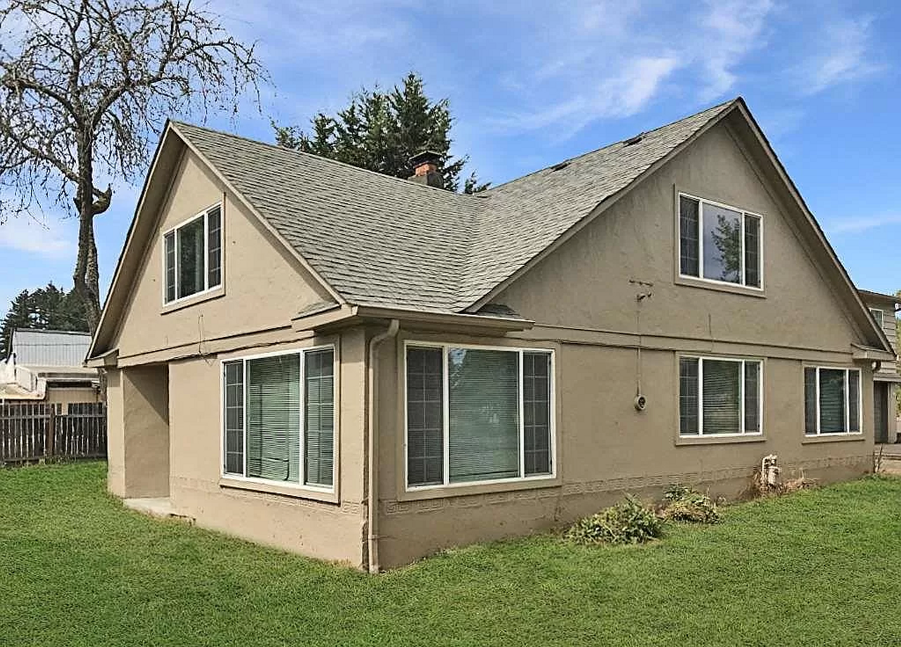 Unique House Converted into Duplex - Photo 4 of 6