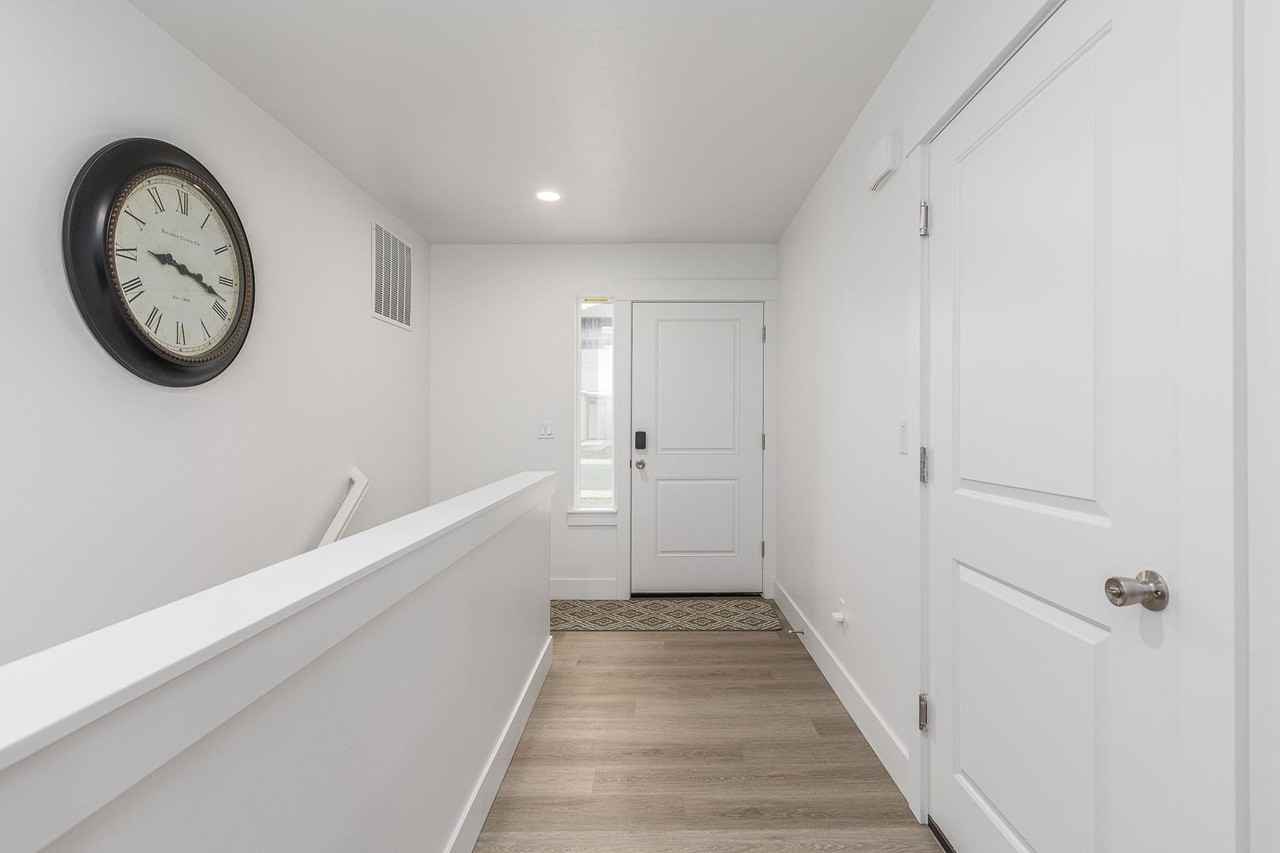 859 Duke Ln - Photo 3 of 17