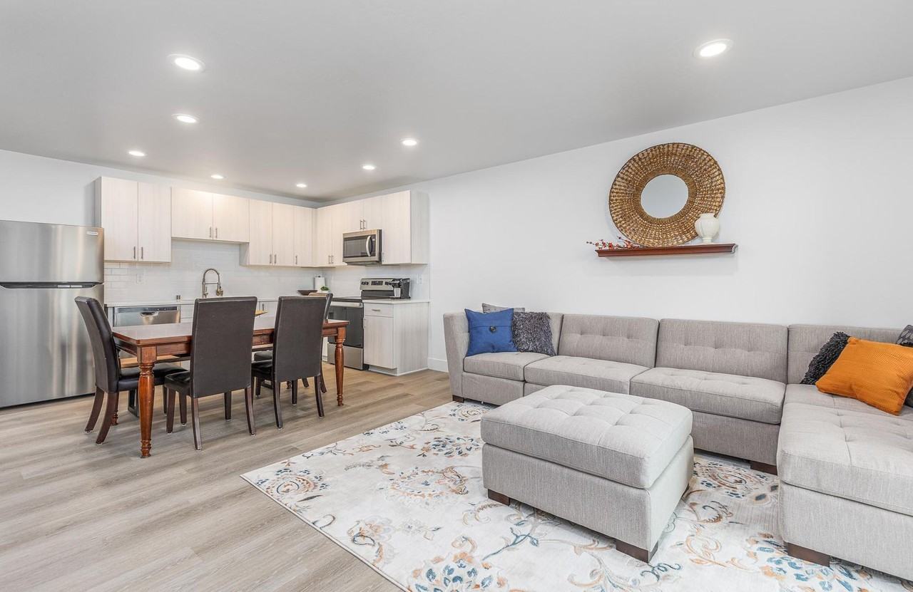 859 Duke Ln - Photo 5 of 17