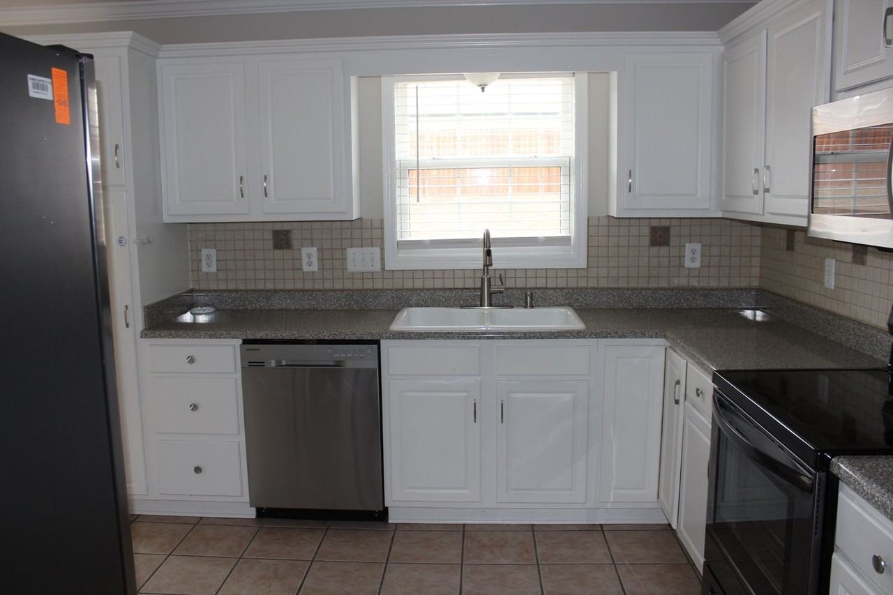 1122 Reflex St - Photo 2 of 31