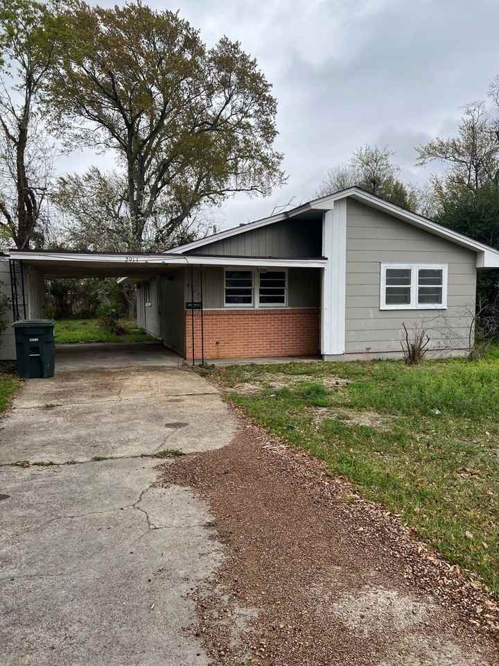 2911 Hazel St, Lake Charles, LA 70601 2 Bedroom House for 800/month