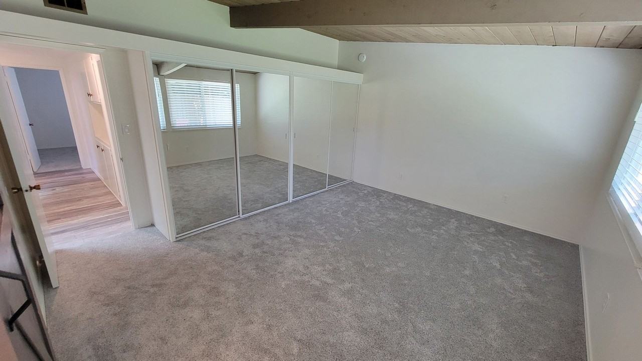 4027 Kenosha Ave - Photo 7 of 15